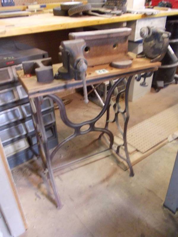 lot 68 image: Work Bench