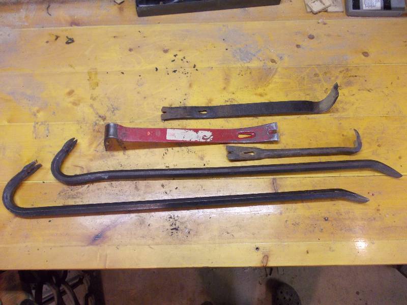 lot 72 image: Wrecking & Crow Bars