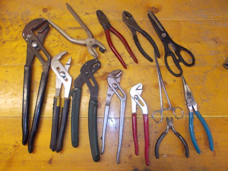 lot 84 image: Lot Of Water Pump Pliers, Pliers, Needle Nose, Assorted Hand Tools
