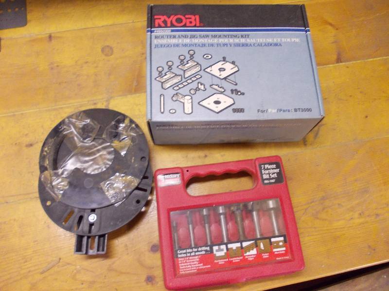 lot 87 image: Router Bits, Mounting Plate