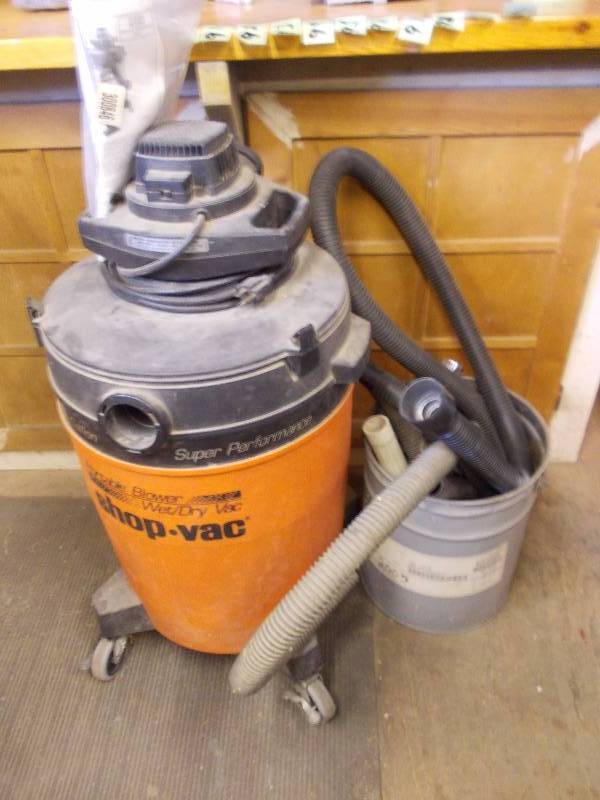 lot 90 image: Shop Vacuum