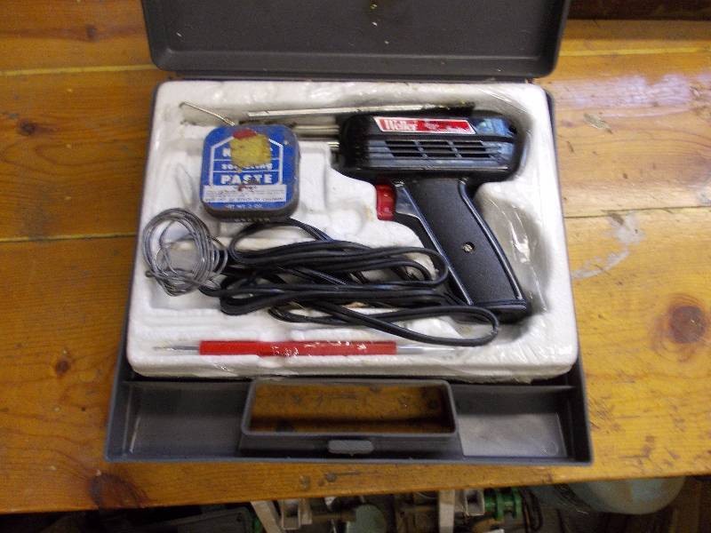 lot 98 image: Weller Soldering Gun With Case, Paste & Solder