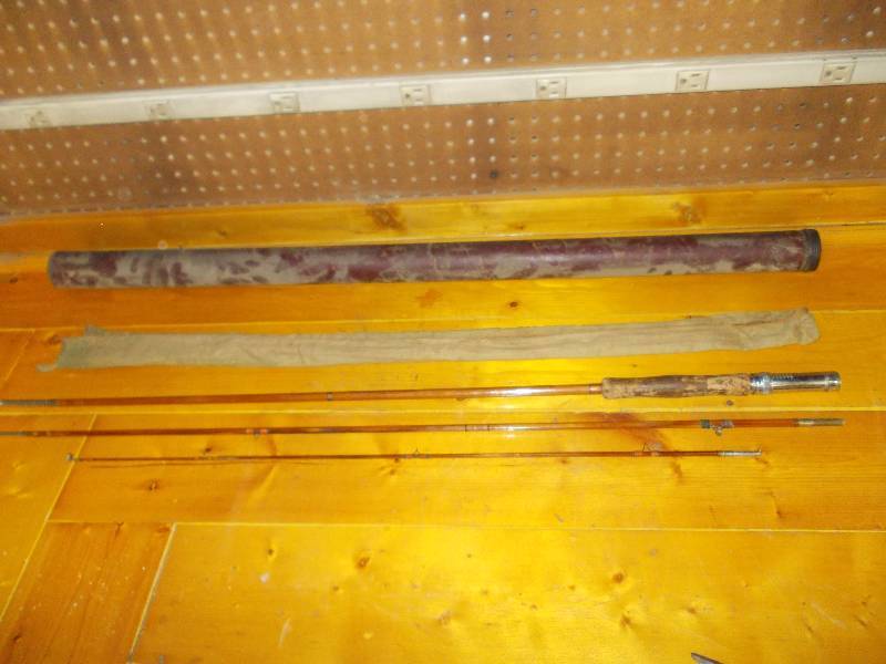 lot 115 image: Fishing Pole