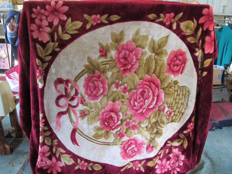 lot 49 image: Large plush blanket, each side has ...