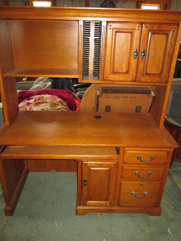 lot 37 image: Nice wood computer desk with storag...