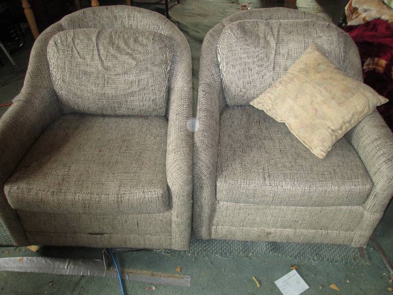 lot 46 image: Pair of upholstered chairs...