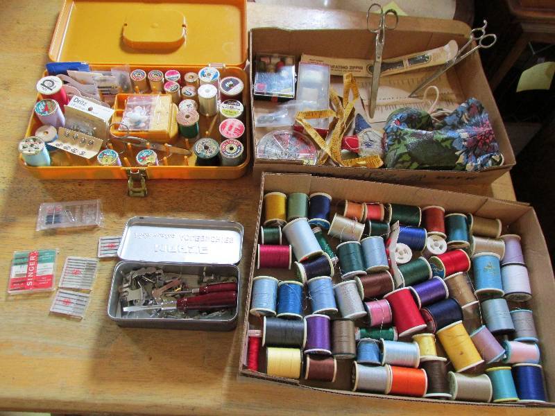 lot 56 image: Lot of assorted sewing supplies and...