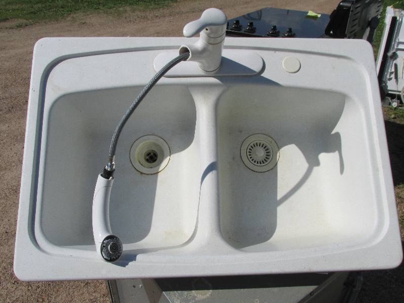 lot 62 image: 2 Compartment sink with Moen spray ...