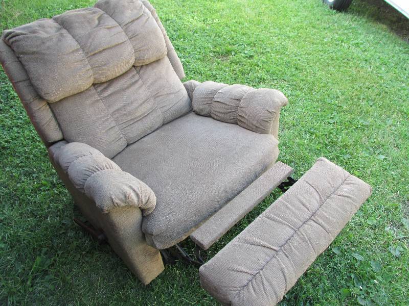 lot 67 image: upholstered recliner, one arm needs...