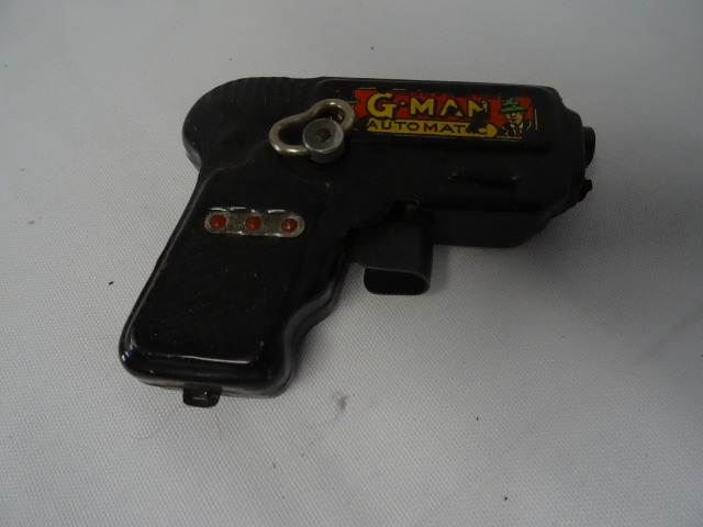 lot 5 image: toy gun