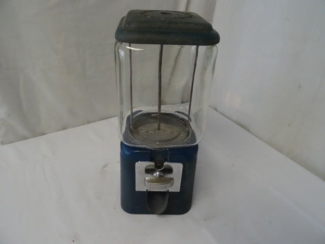 lot 45 image: Gumball Machine