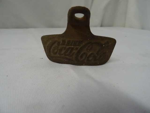 lot 52 image: Coke