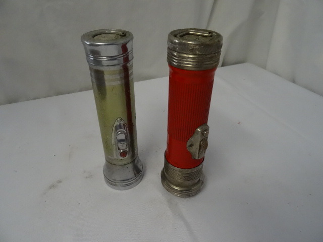 lot 84 image: Flashlights