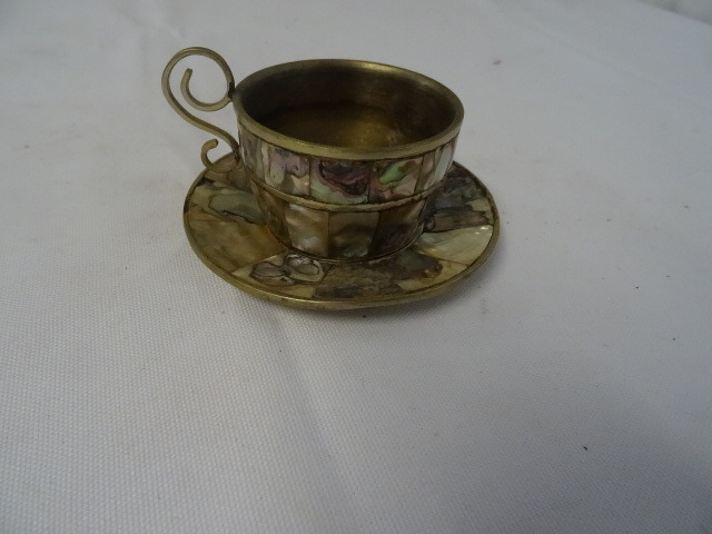 lot 89 image: Cup & Saucer