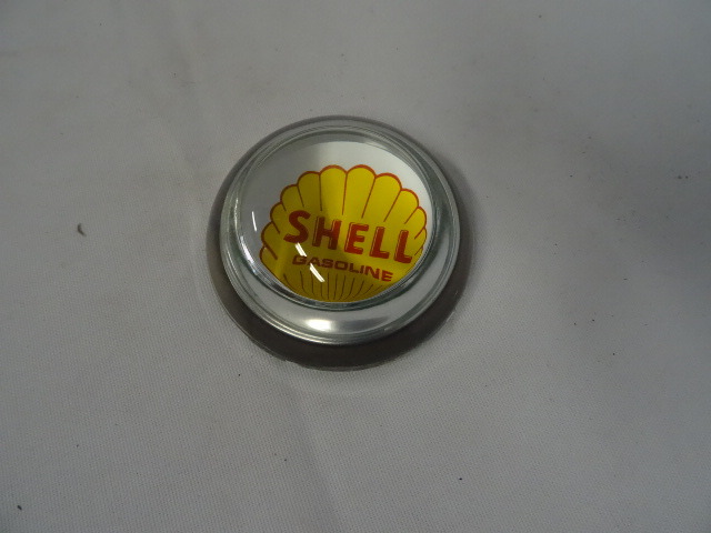 lot 128 image: Paper Weight