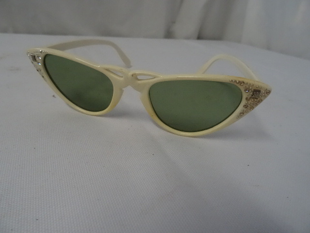 lot 130 image: Sunglasses