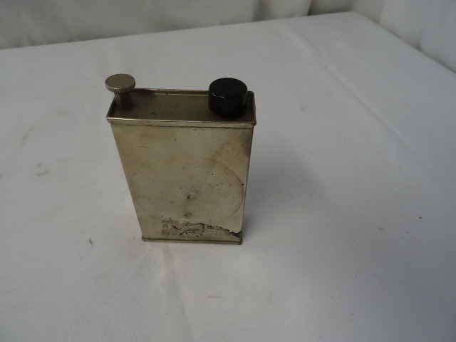 lot 132 image: Army Canister