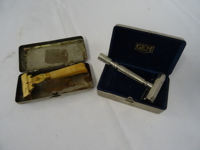 lot 134 image: Razor