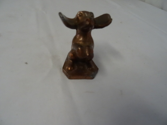 lot 138 image: Dog