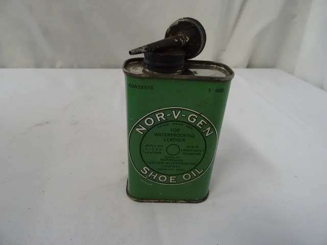 lot 158 image: oil can