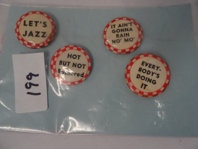 lot 199 image: Buttons
