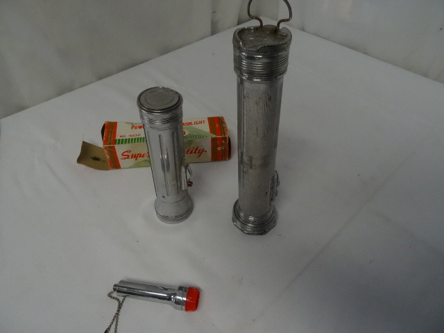 lot 205 image: Flashlights