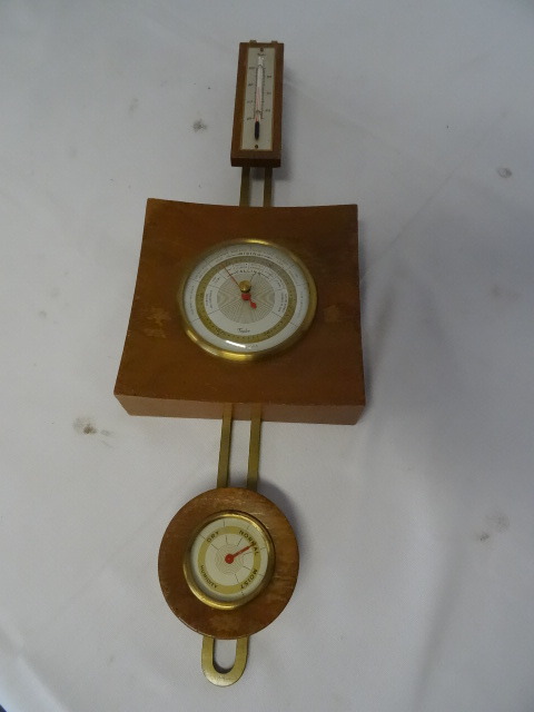 lot 235 image: Barometer
