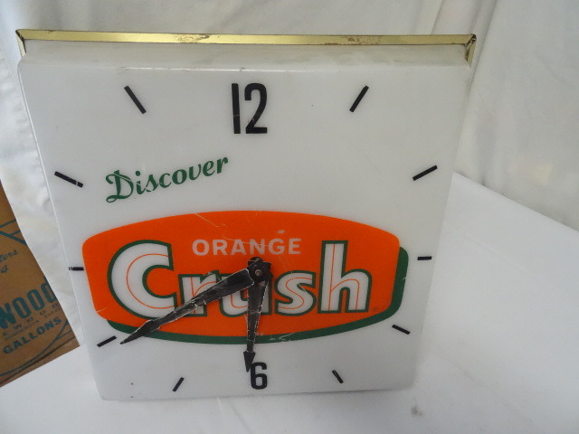 lot 241 image: Clock