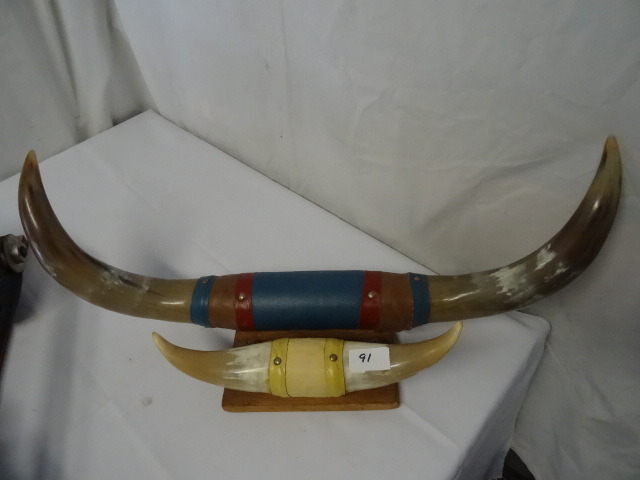 lot 91 image: Coat Rack