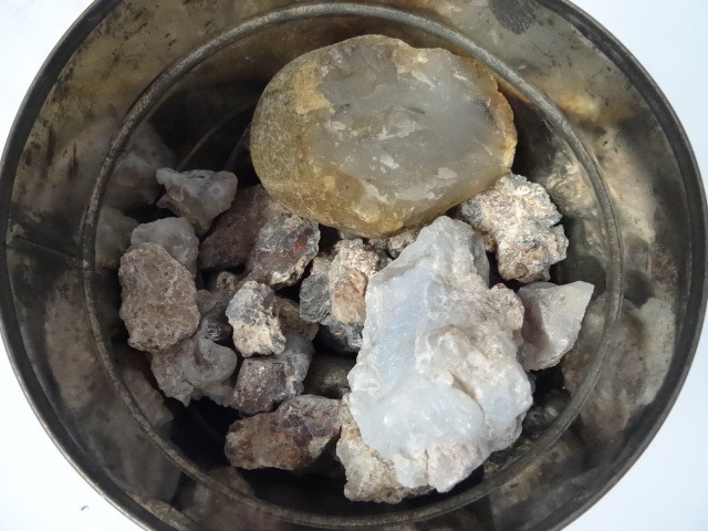 lot 273 image: Rocks