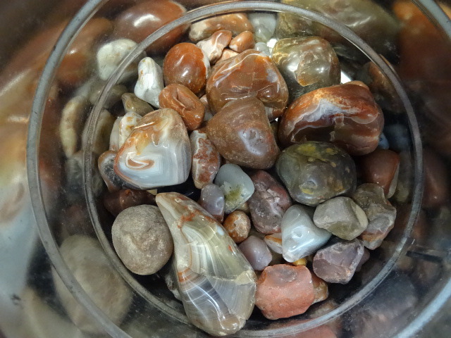 lot 274 image: Rocks