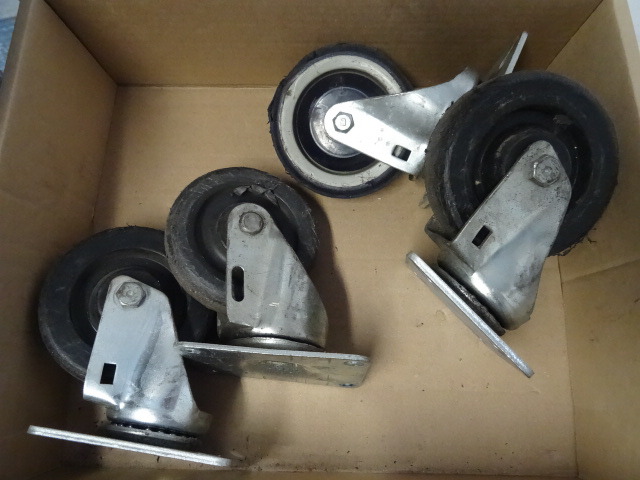 lot 285 image: Casters