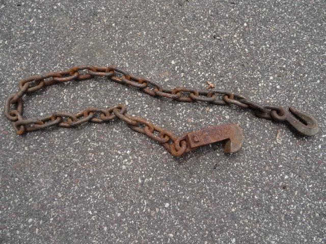 lot 299 image: Chain