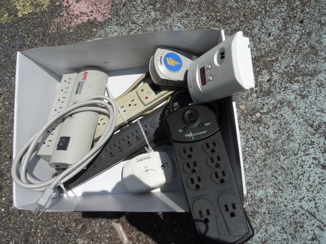 lot 123 image: Outlets