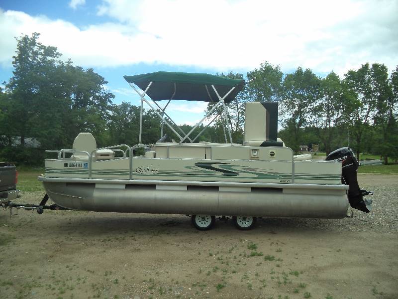 lot 1 image: 2006 20ft Misty Harbor Pontoon with Trailer
