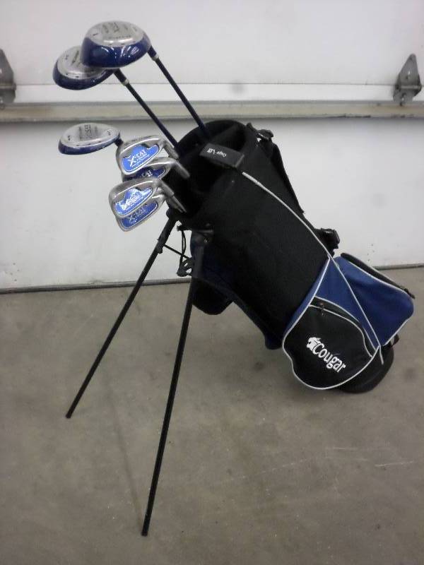 lot 3 image: Cougar Junior Golf Set For Juniors...