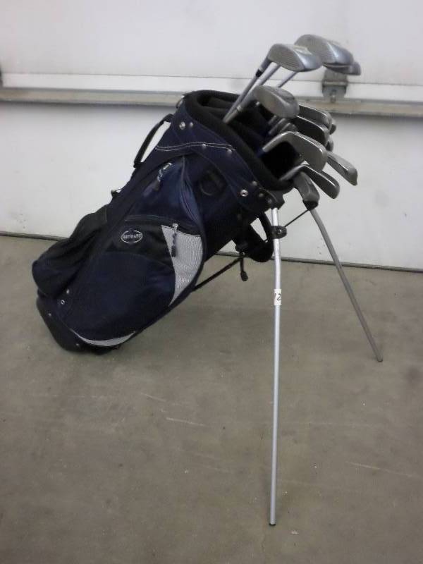 lot 4 image: Womens Golf Set Wilson Ultra 3W-5W...