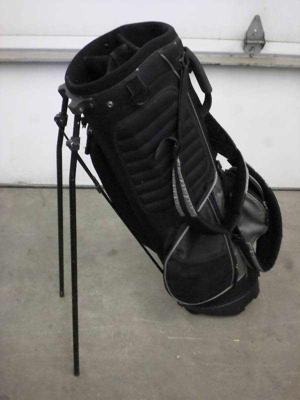 lot 8 image: BlackSilver Stand Bag With Double ...