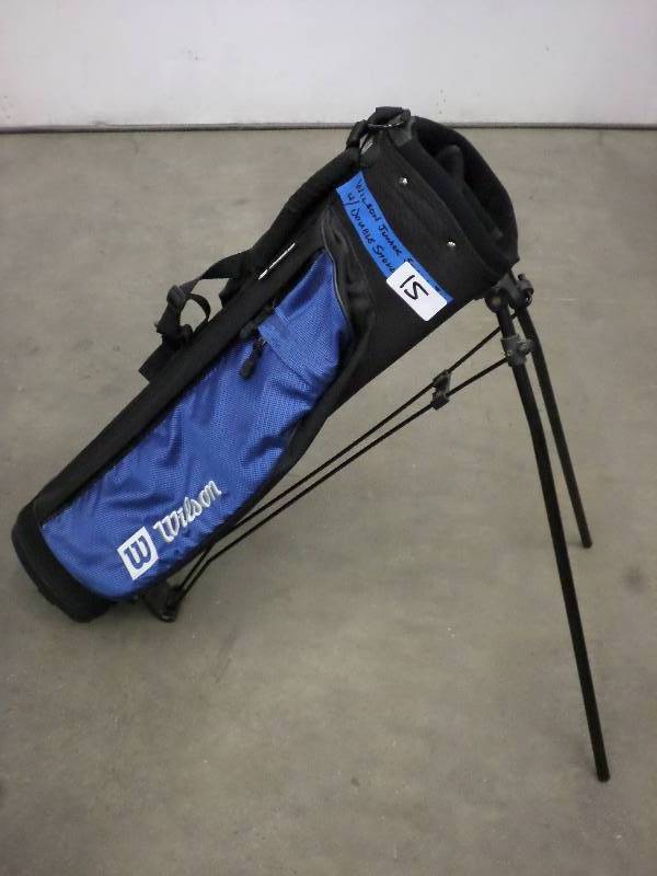 lot 15 image: Wilson Juniors Stand Bag With Doubl...