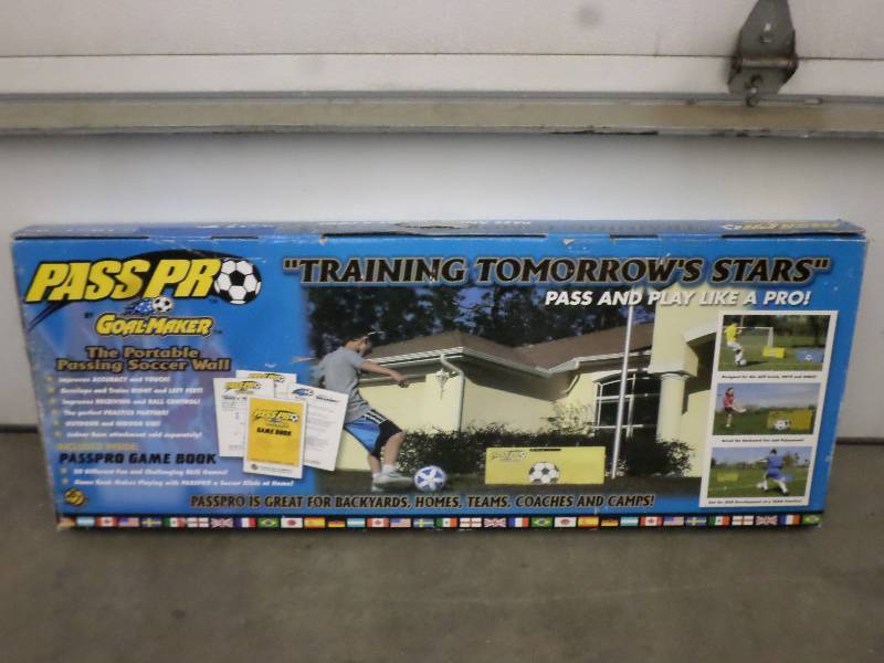 lot 23 image: Pass-Pro Goal-Maker Portable Passin...