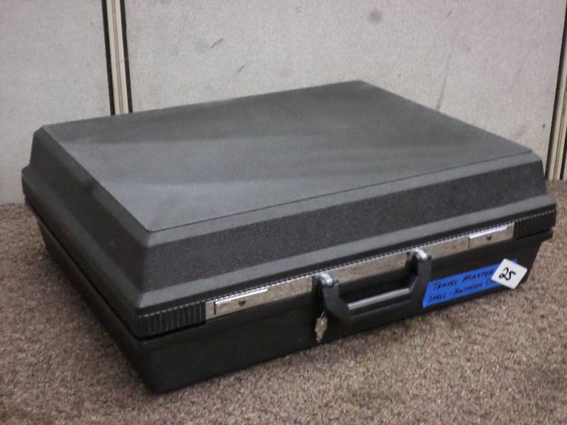 lot 25 image: Travel Master Hardshell Southern Ca...
