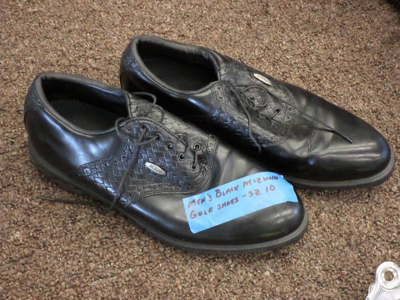 lot 91 image: Mens Black Mizuno Size 10 Golf Shoe...