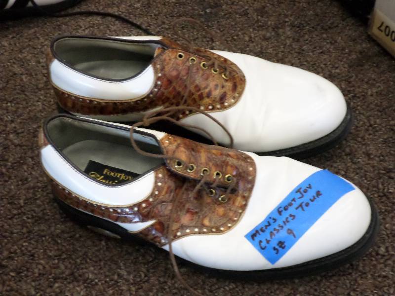 lot 95 image: Mens Foot Joy Classics Tour Size 9 ...
