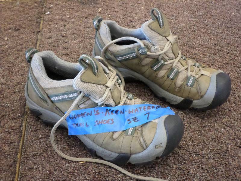 lot 119 image: Womens Keen Waterproof Size 7 Trail...