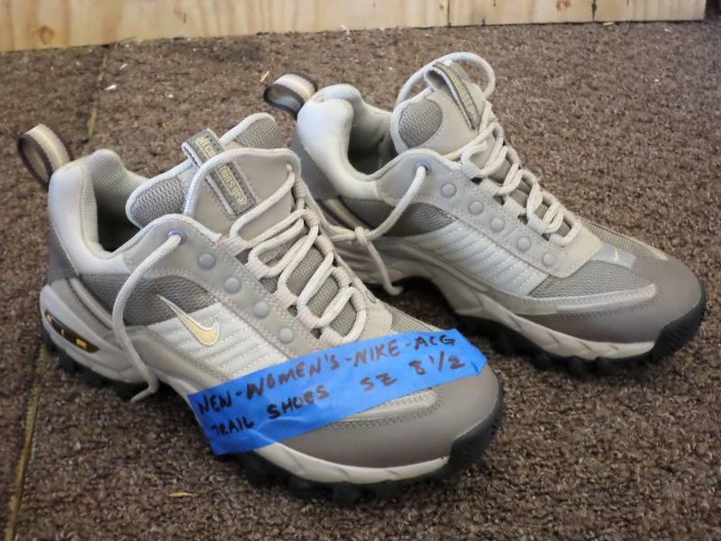 lot 121 image: New Womens Nike ACG Size 8.5 Trail ...