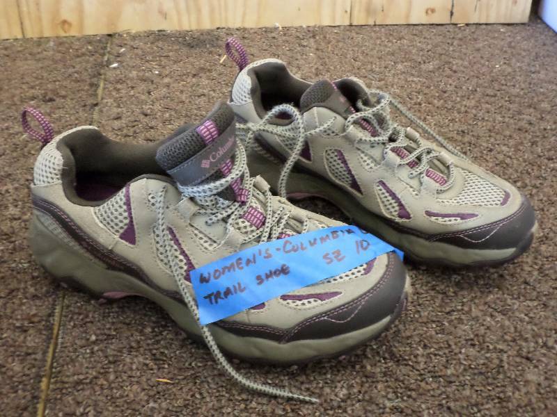 lot 122 image: Womens Columbia D-Storm Size 10 Tra...