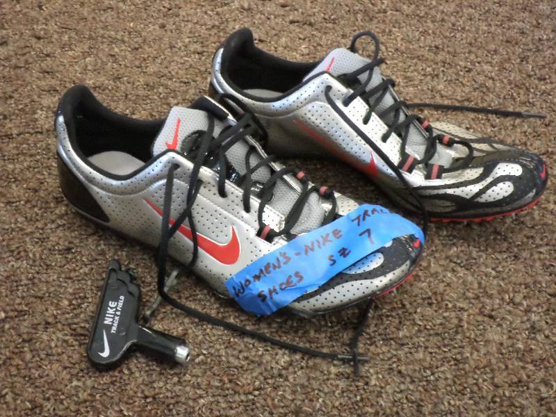lot 124 image: Womens Nike Size 7 TrackCC Shoes (...