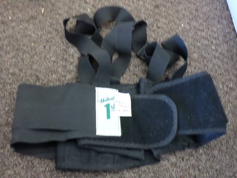 lot 128 image: Wellness 1st Mens Size Medium Back ...