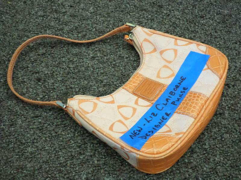 lot 133 image: New Liz Claiborne Designer Purse ...