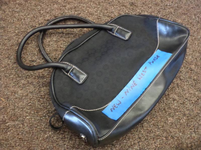 lot 135 image: New Nine West Purse ...